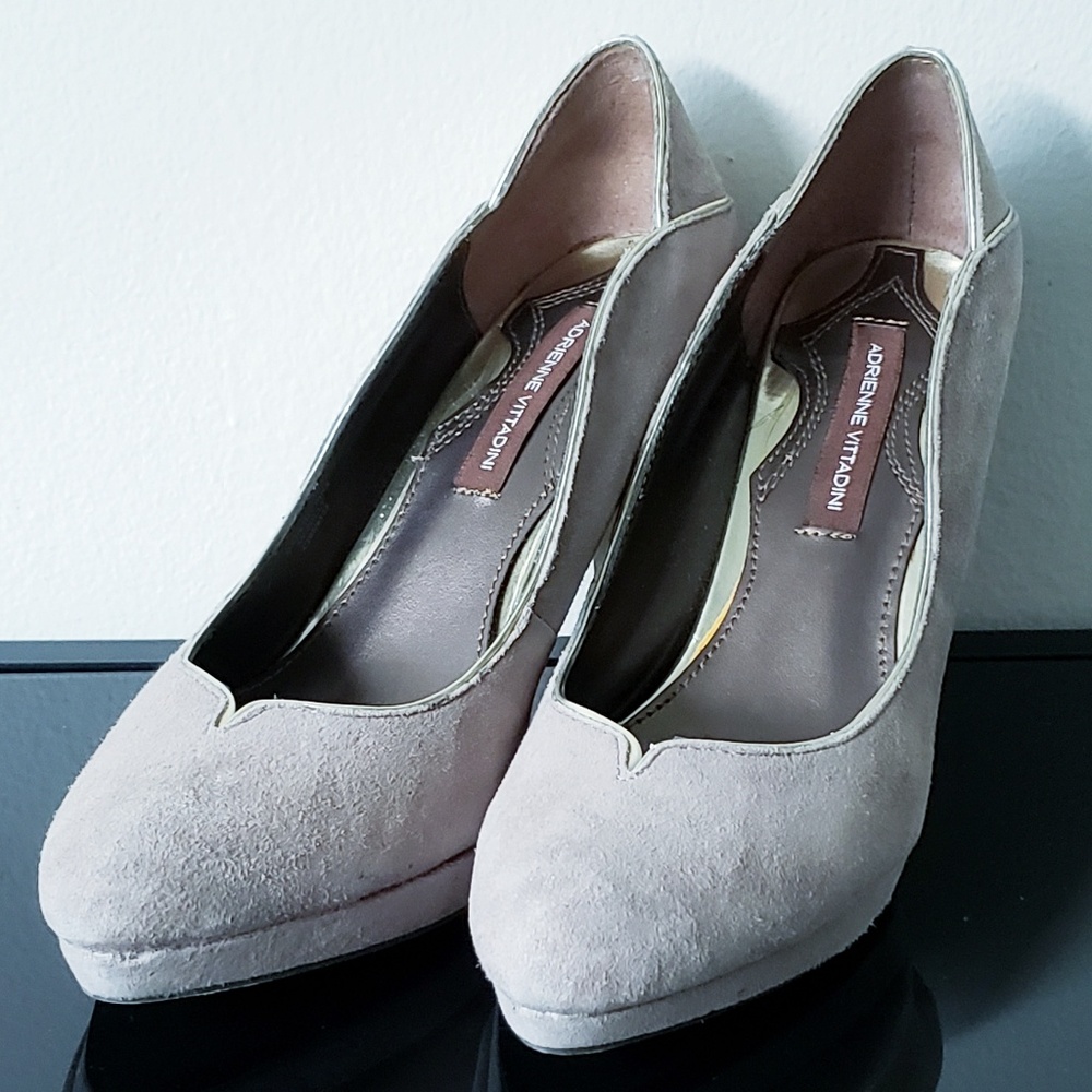 New, never worn Adrienne Vitadini suede heels